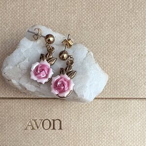 Vintage Avon 90s Petite Porcelain Rose GoldPlated Earrings Floral Detailing 106